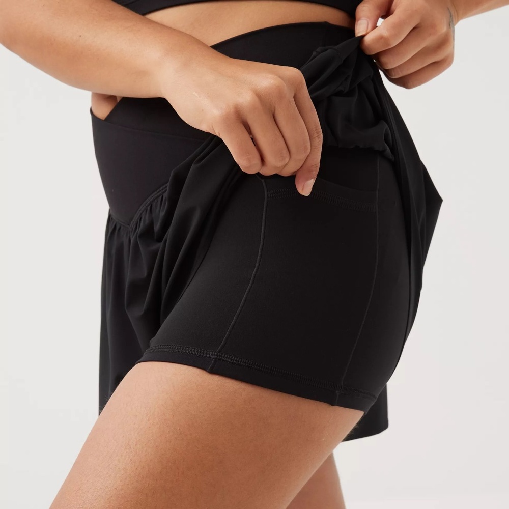 OFFLINE by Arie Real Me Crossover Flowy Shorts - Picture 2 of 5